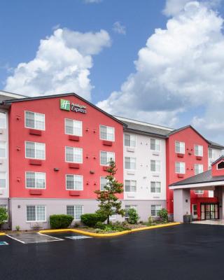 Holiday Inn Express & Suites Lincoln City, an IHG Hotel