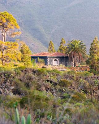 Luxury villa in Nature with Swimming pool Tenerife, Santiago del Teide, with sea and mountain views