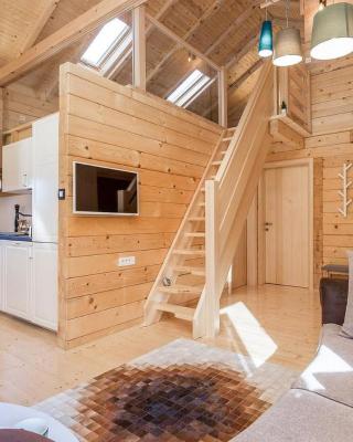 V's place - wooden house with heated pool and outdoor sauna
