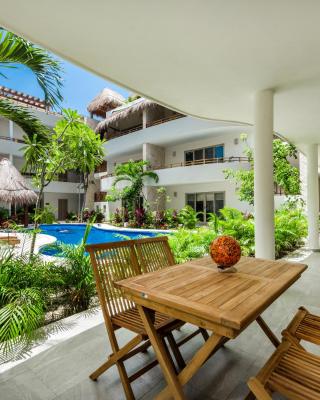 Poolside Bliss Private Terraces with Jacuzzi