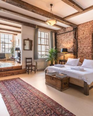 Classy Room 17th C Canalhouse