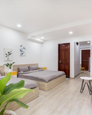 Dlux Saigon