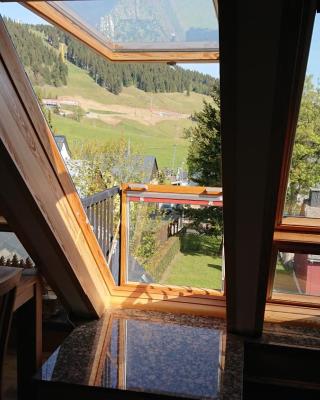 Ferienwohnung Dachspitze mit Tiefgaragenstellplatz und Skiraum
