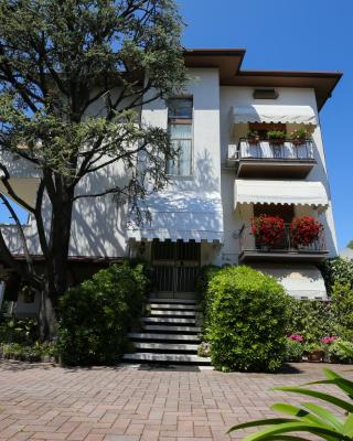 CASA GINEV Room & Apartments