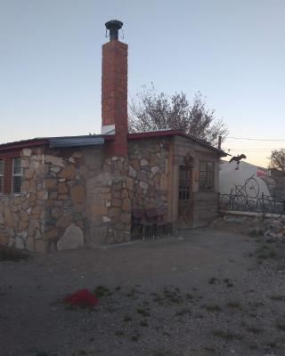 La loma del chivo Llc Stone Cottage alternative building