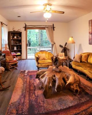 Ridge Retreat at Hearthstone Cabins and Camping - Pet Friendly