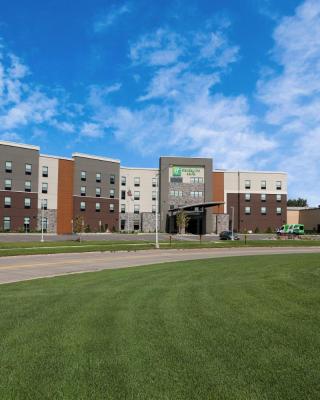 Holiday Inn & Suites Sioux Falls - Airport, an IHG Hotel