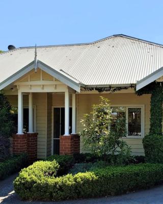 Healesville House - Fig Tree House