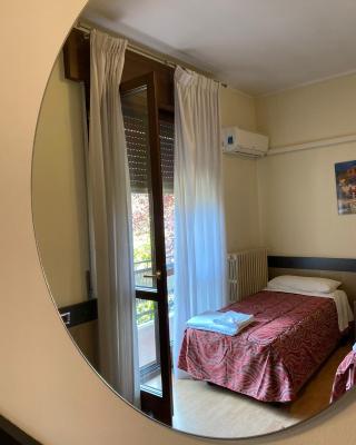 B&B Santa Monica