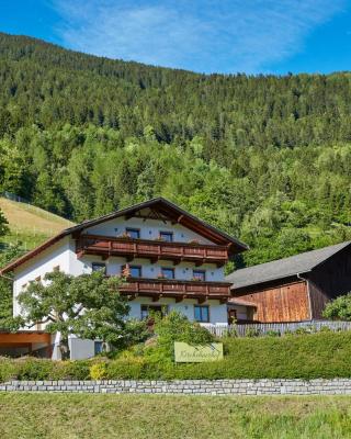 Apartments Kirchebnerhof