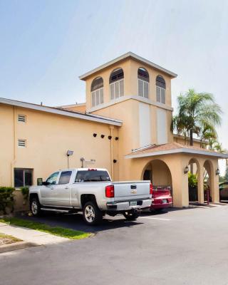 OYO Waterfront Hotel- Cape Coral Fort Myers, FL