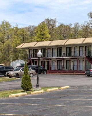 Econo Lodge Inn & Suites Lake Harmony - Pocono Mountains Area