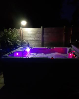 chambre au nuit étoile et jacuzzi prive