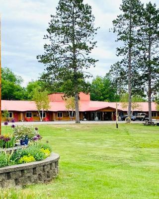 Hiawatha Lodge Inn