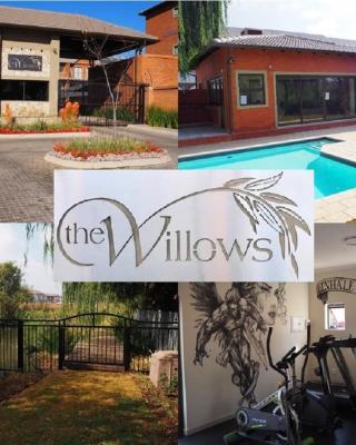 OR Tambo Self Catering Apartments, The Willows