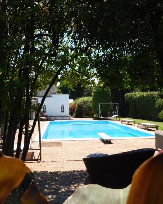 Appartamento con piscina immersa nel verde