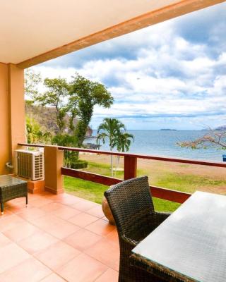 Spectacular - spacious unit in Flamingo in front of the beach