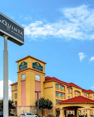 La Quinta by Wyndham DFW Airport West - Bedford