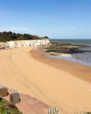 Seaview - Cheviot Court