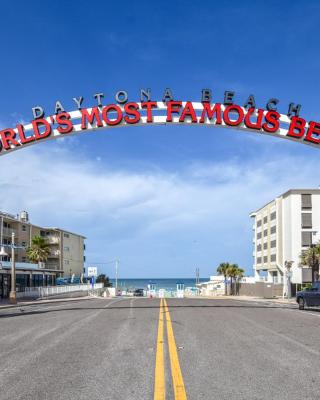 Daytona Condo with Beautiful Ocean and City View