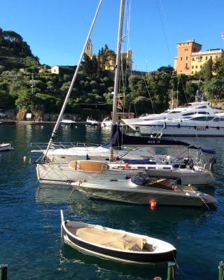 Pieds dans l'eau à Portofino by PortofinoVacanze