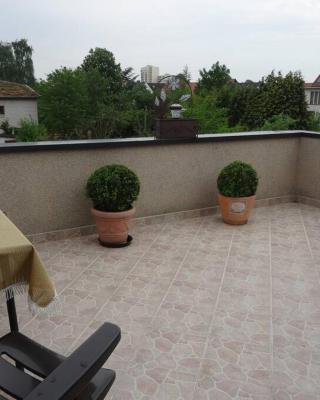 Wohnung ca. 85 qm zzgl. 17 qm Terrasse