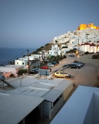 Θέαστρον - Theastron house with great view in Chora