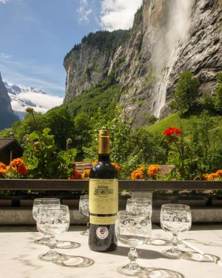 Lauterbrunnen Staubbach Beautiful Waterfall Apartment