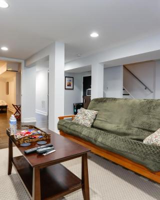 English Basement Suite in Petworth, Washington, DC -- FREE off-street parking, walk to Metro and restaurants