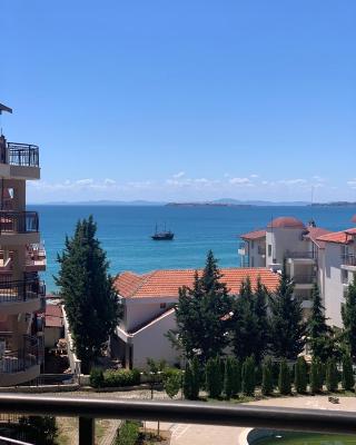 Marina Bay Apart Saint Vlas