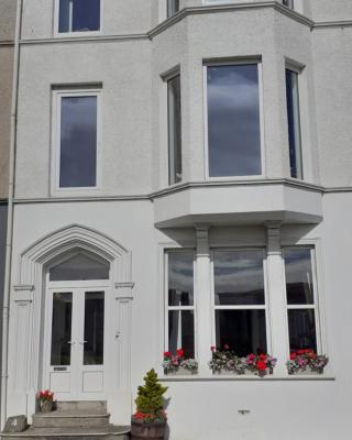 Mervue Apartment, 4 Causeway View, Portrush