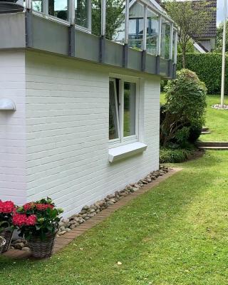 Ferienwohnung in weißer Villa am Kliff