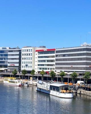 Hotel Stadt Hamburg am Fluss Saarbrücken