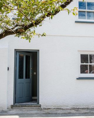 Chapel View- Beautiful central cottage with nearby Restaurants & Castle walk