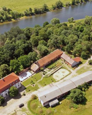 Gutshof Kehnert - Pension & Ferienwohnungen