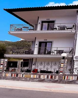 House Anna Houhlia
