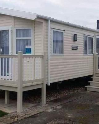 Cosy caravans Sandhills 213 Butlins Skegness resort