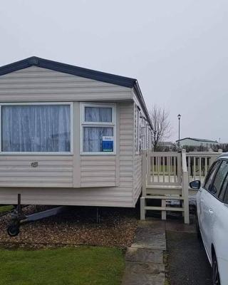 Cosy caravans Sandhills 175 butlins Skegness resort