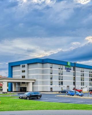 Holiday Inn Express Hotel & Suites Pigeon Forge, an IHG Hotel