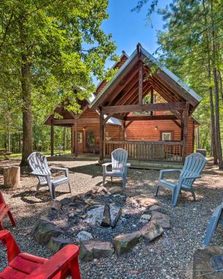 Cabin with Hot Tub and Games, 4 Mi to Beavers Bend!