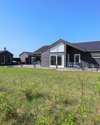 10 person holiday home in Brovst-By Traum