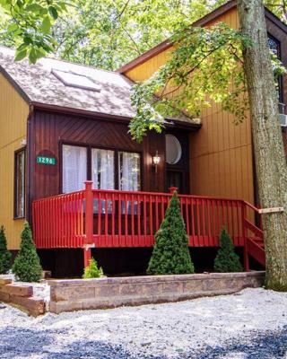 Entire 3 Bedroom Adventure Chalet, Near the best of the Poconos