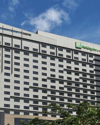 Holiday Inn & Suites Makati, an IHG Hotel