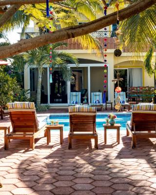 Casa Zarah - Hacienda Family Home - Pool and 2-Block to Beach