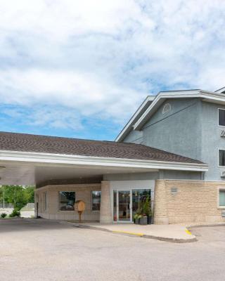 Super 8 by Wyndham Winnipeg West