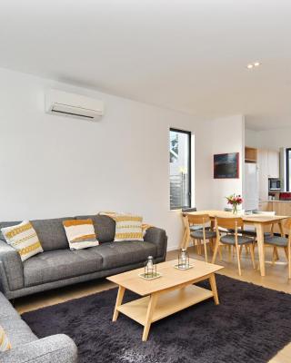 Salisbury Style - Brand new city apartment - Christchurch Holiday Homes