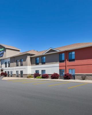 Holiday Inn Express and Suites Three Rivers, an IHG Hotel