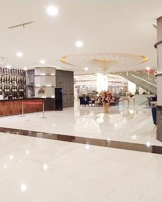 Grand Paragon Hotel