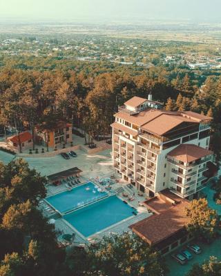 Zuzumbo Resort & Spa