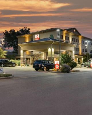 Best Western Plus Shamrock Inn & Suites